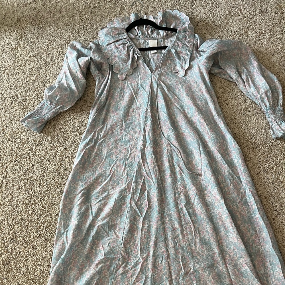 Long sleeve minimal dress with collar